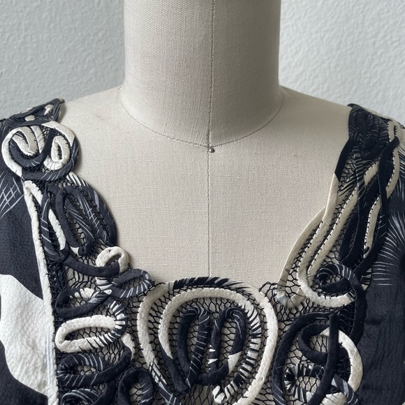 Leifsdottir Silk Top - Picture 4 of 6